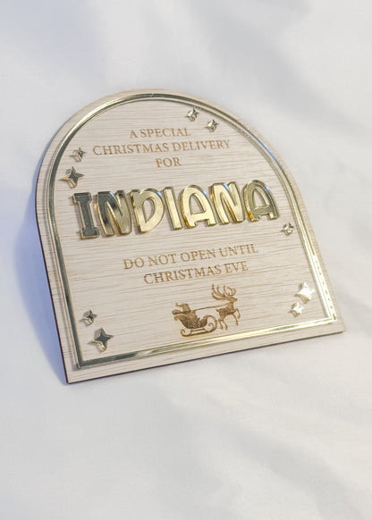 Arch Christmas Crate Plaque
