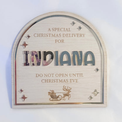 Arch Christmas Crate Plaque