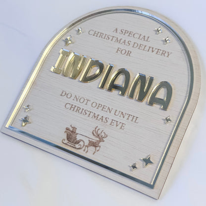 Arch Christmas Crate Plaque